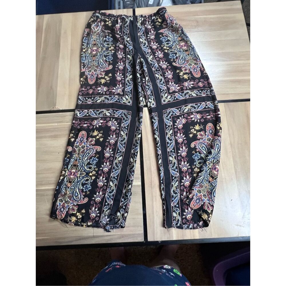 Olive & Oak Palazzo Pants Floral Design Medium‎